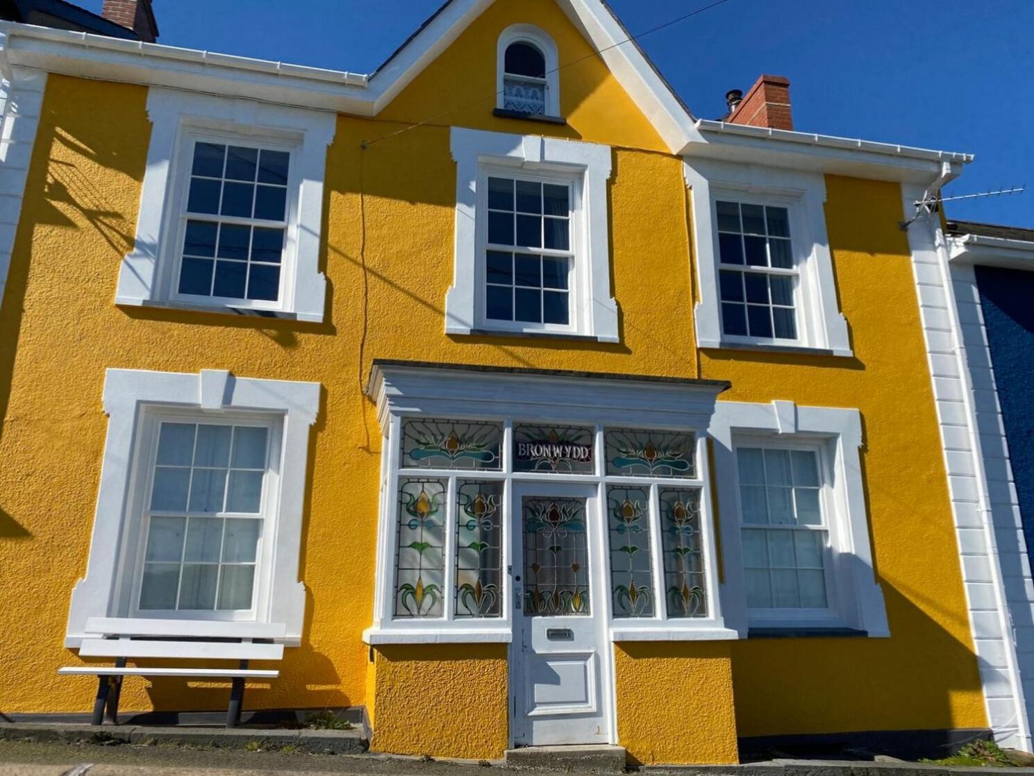 Bronwydd, Large Holiday Home In Seaside Town Of New Quay Exterior photo